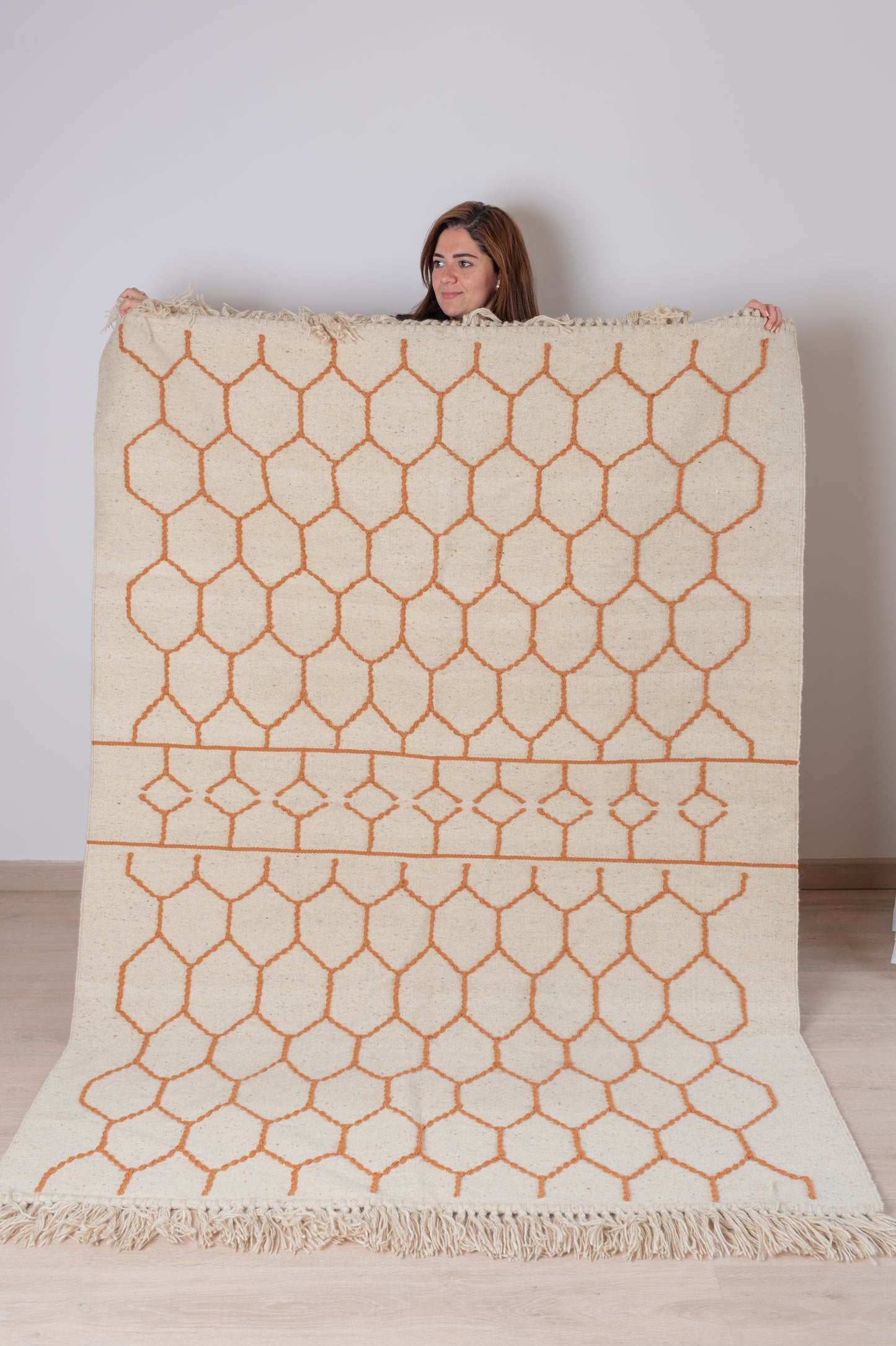 Golden Nest Kilim – Symbolizing warmth, comfort, and structure.