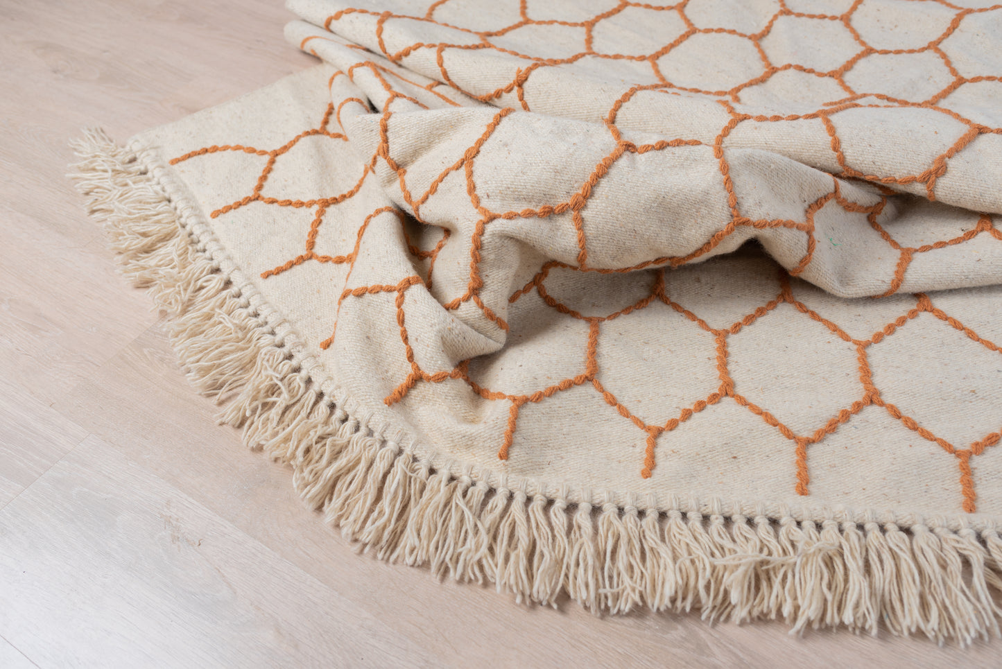 Golden Nest Kilim – Symbolizing warmth, comfort, and structure.