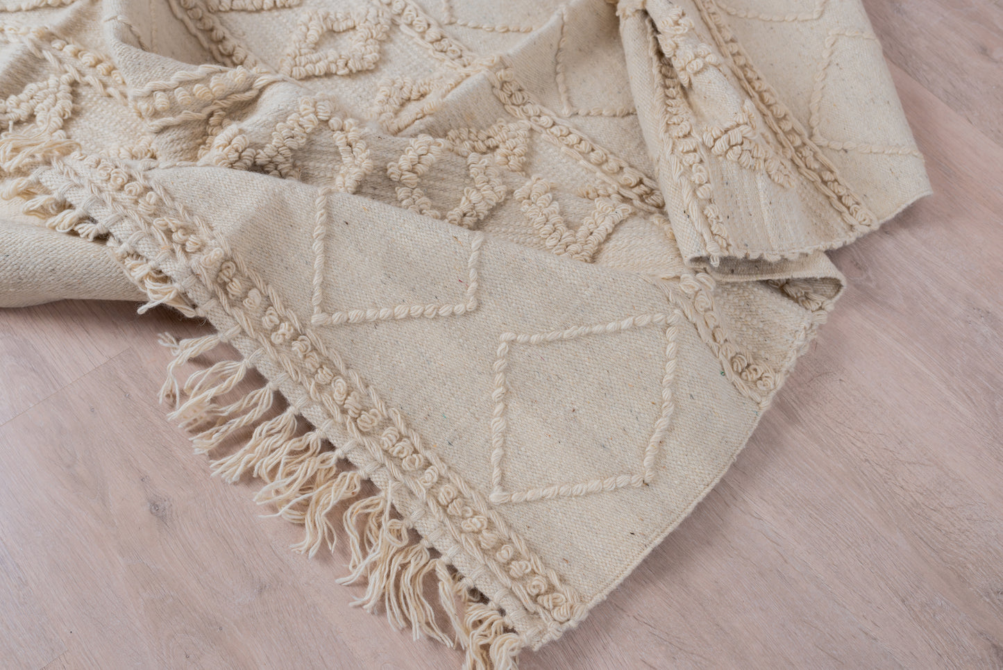 Handmade Kilim Rug - Sandy White- Thebes