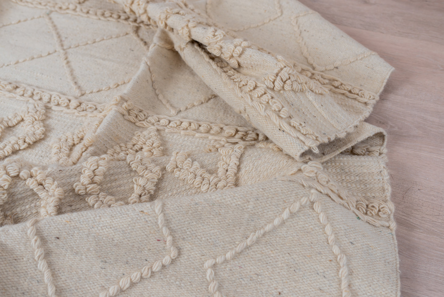 Handmade Kilim Rug - Sandy White- Thebes