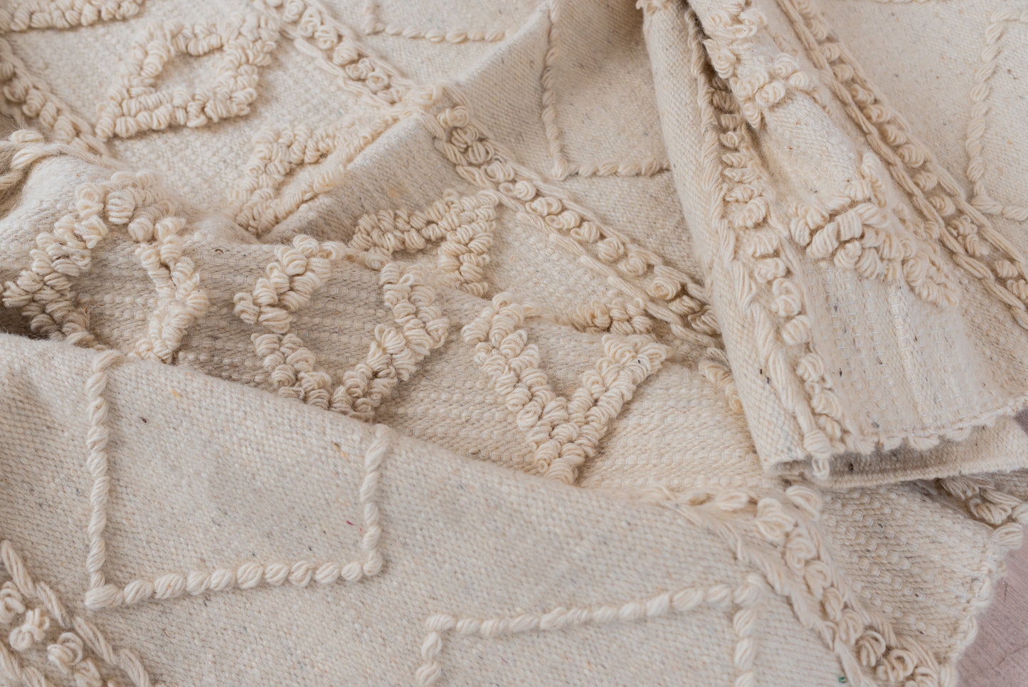 Handmade Kilim Rug - Sandy White- Thebes