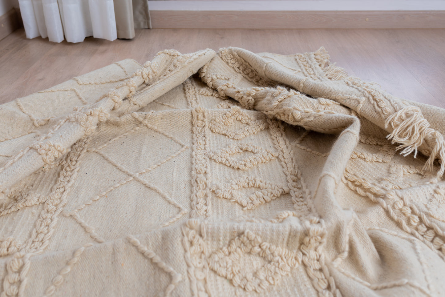 Handmade Kilim Rug - Sandy White- Thebes